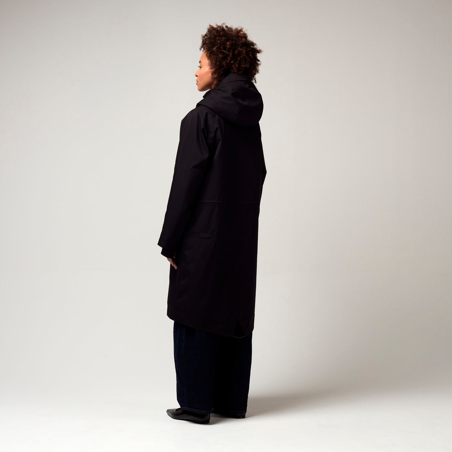 COLD WINTER | deep black