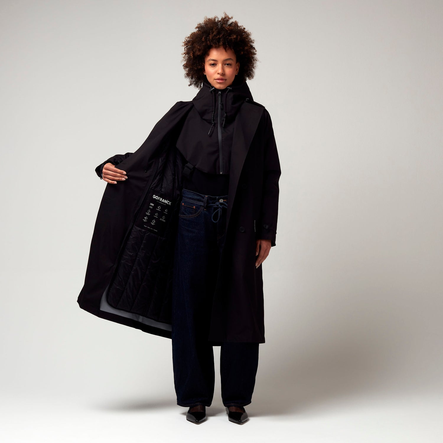 GALE | deep black