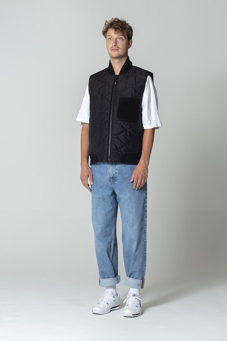 black bodywarmer photo shoot in the studio of GoFranck
